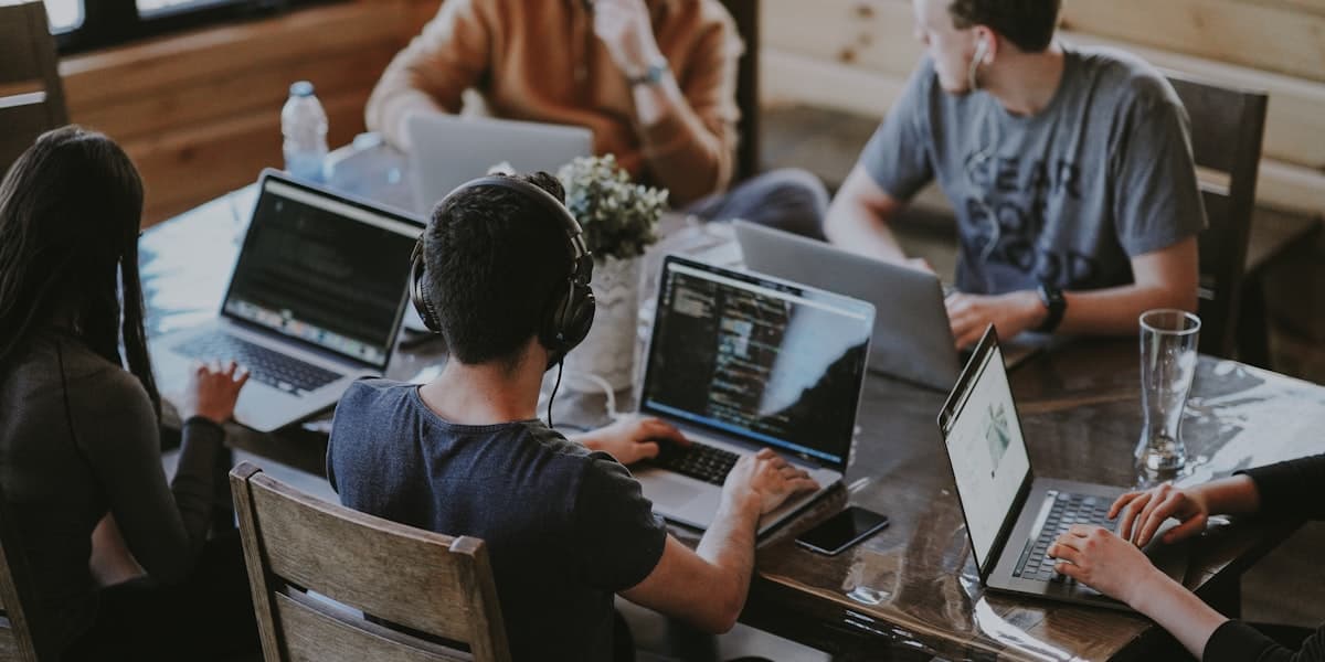 Como escolher a melhor Software House no Triângulo Mineiro: 5 critérios essenciais